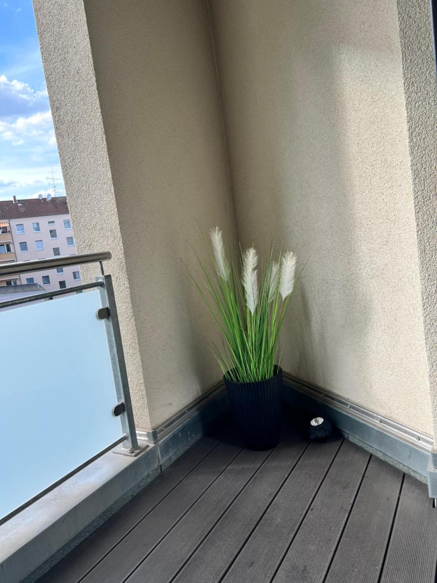 Modernes Mit Balkon Und Parkplatz Zentrum Apartment