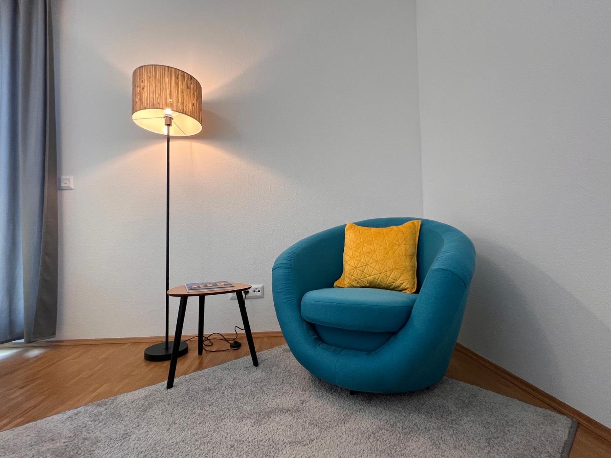 Apartment Modernes Mit Balkon Und Parkplatz Zentrum