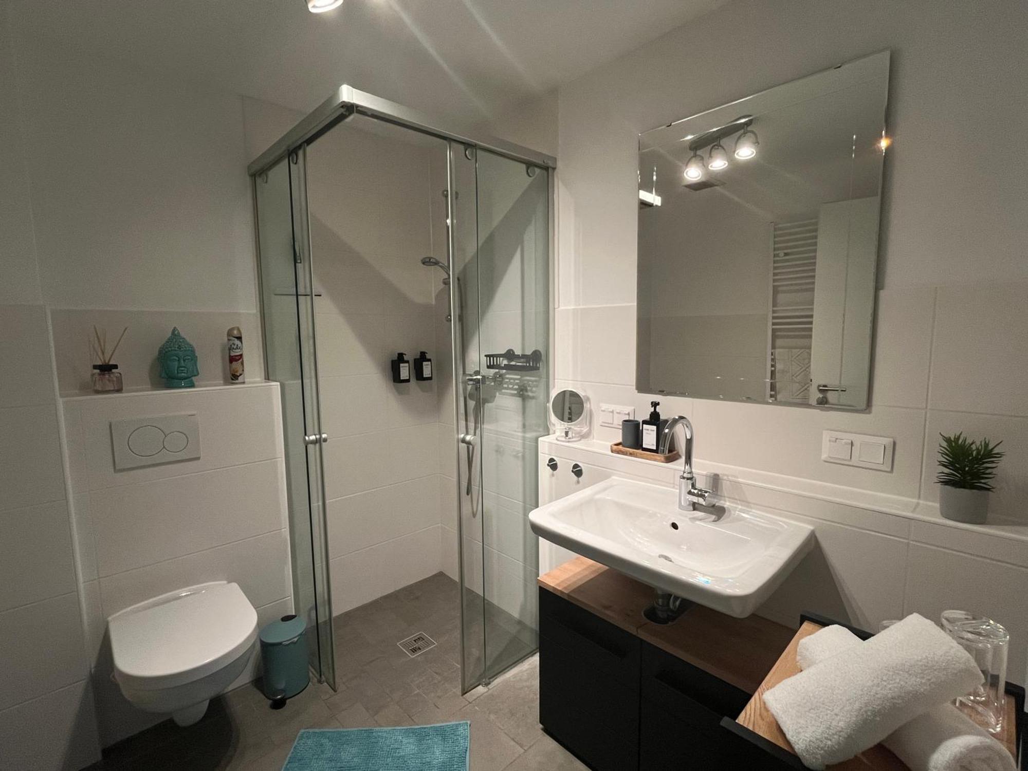 Modernes Mit Balkon Und Parkplatz Zentrum Apartment *