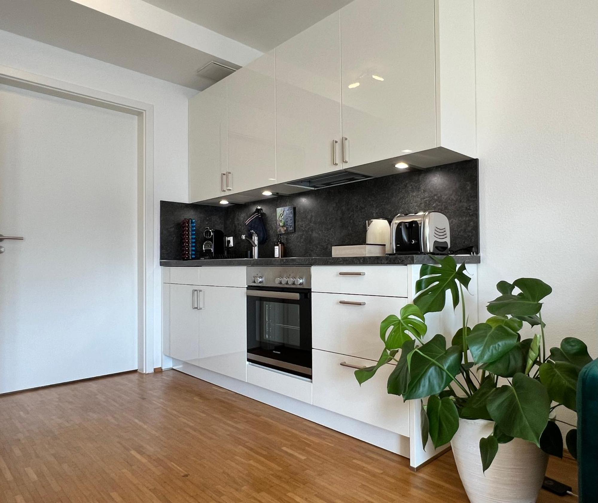 Apartment Modernes Mit Balkon Und Parkplatz Zentrum *