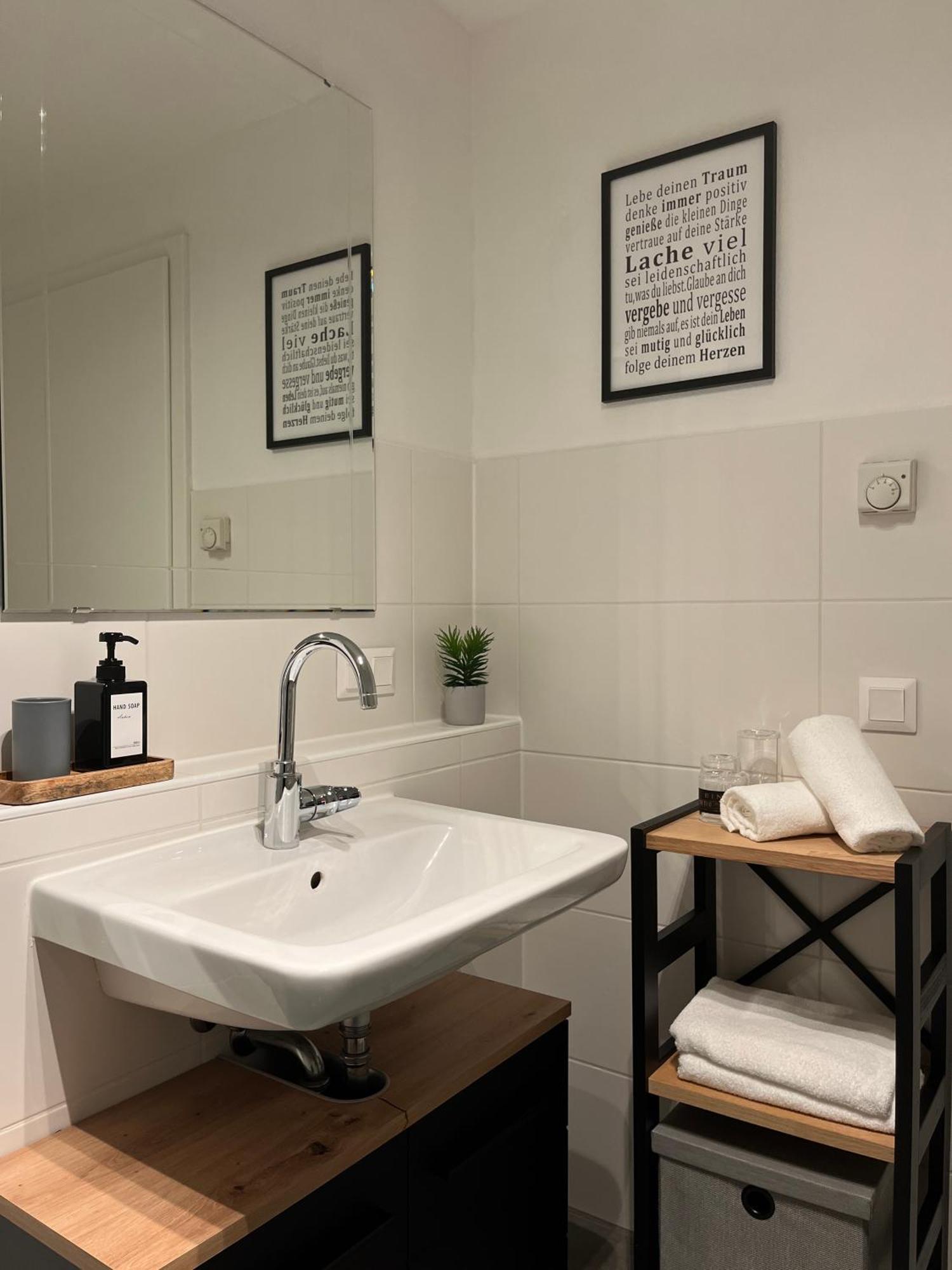Modernes Mit Balkon Und Parkplatz Zentrum Hannover